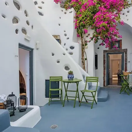 Hébergement de vacances Ira Sea View Couple With Rooftop Jacuzzi Fira (Santorini)