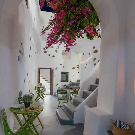 Сasa de vacaciones Ira Sea View Couple With Rooftop Jacuzzi *