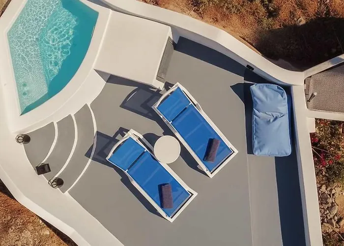 Ira Sea View Couple With Rooftop Jacuzzi