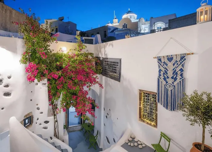 Ira Sea View Couple With Rooftop Jacuzzi